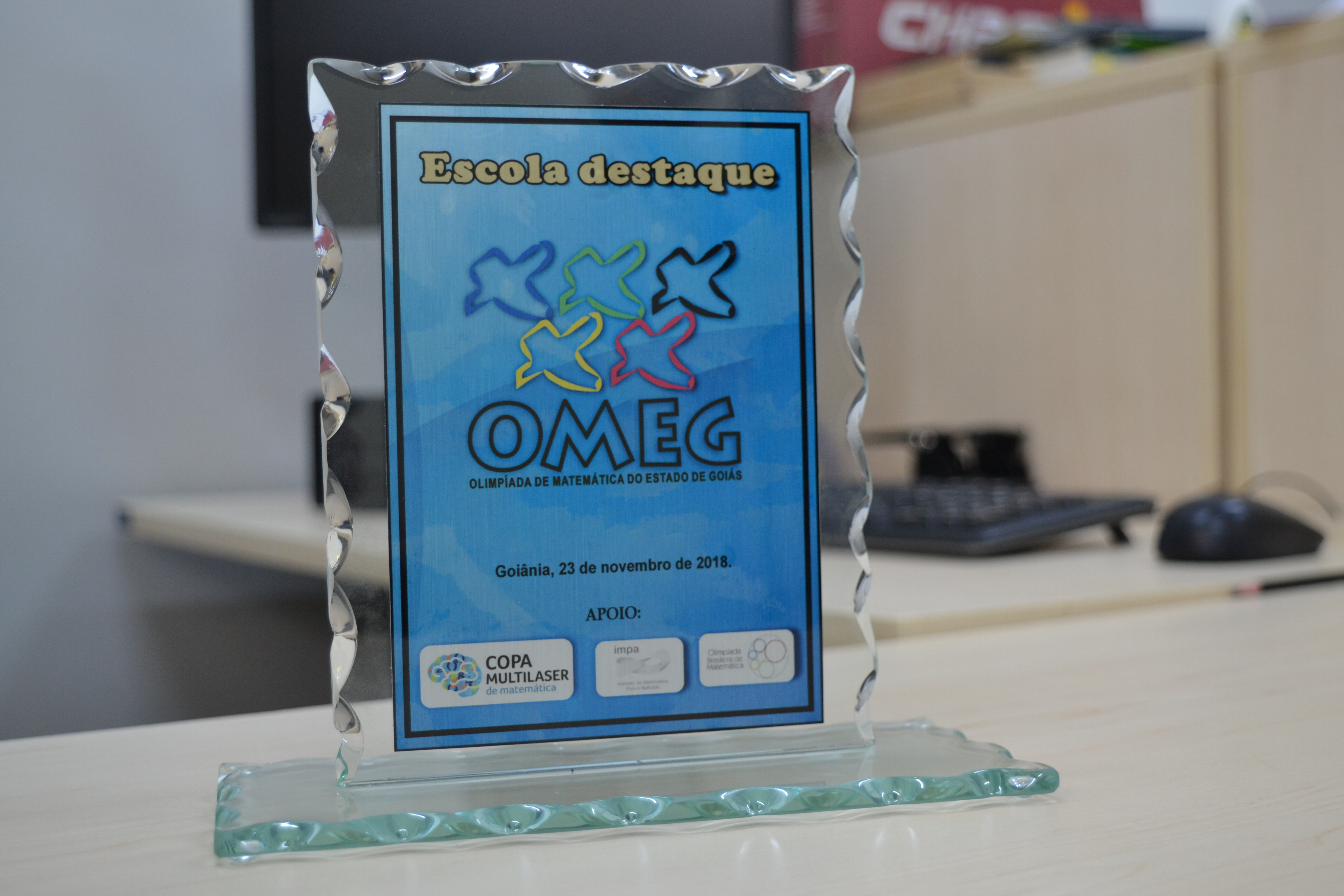 O IFG - Câmpus Goiânia recebeu troféu Escola Destaque na OMEG.